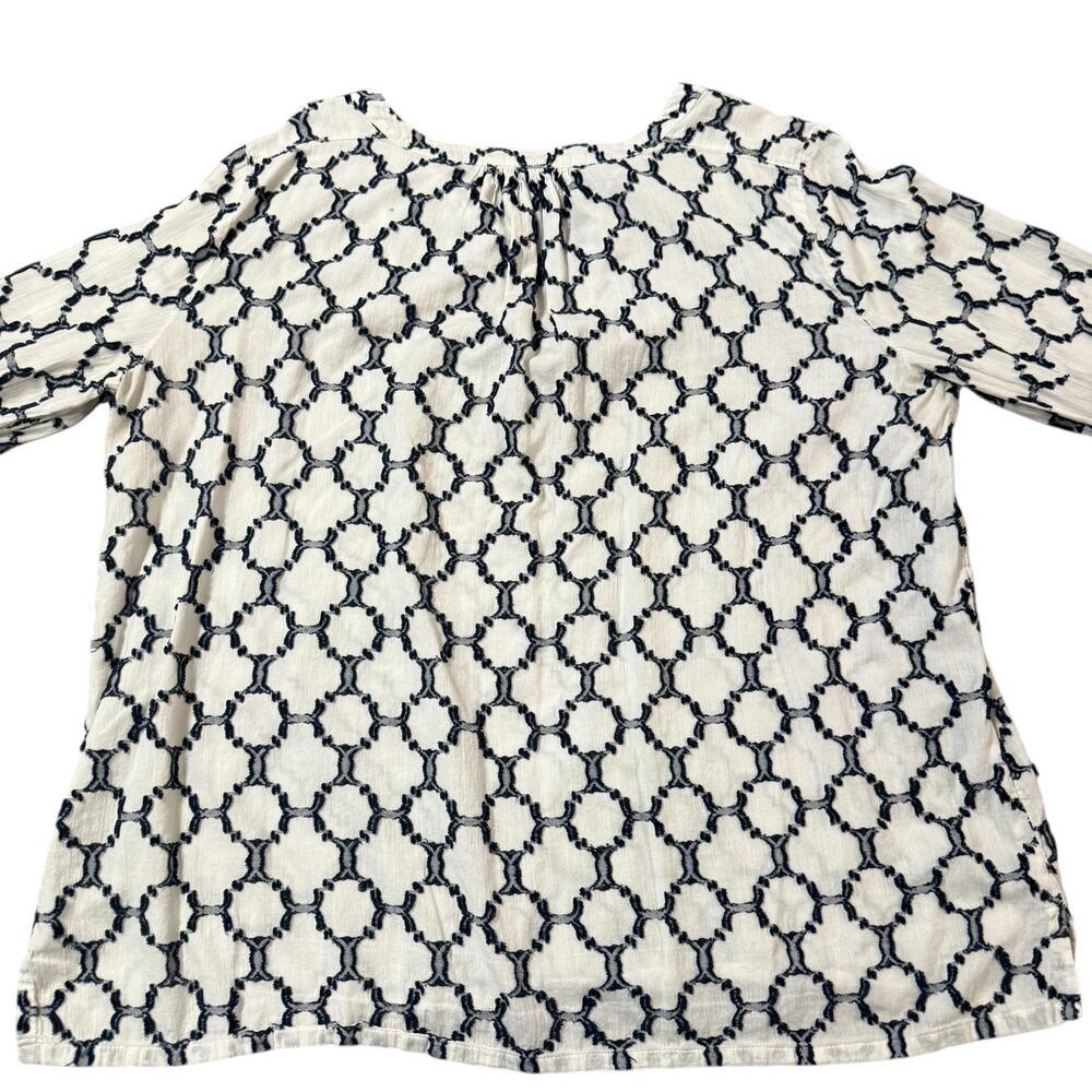 LOFT Womens softened shirt, white blouse with textured navy geo pattern, XL - Picture 4 of 5